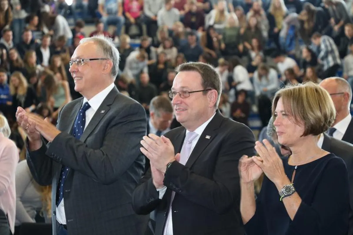 Das HSHL-Präsidium (v.l.n.r.): Kanzler Karl-Heinz Sandknop, Präsident Prof. Dr. Klaus Zeppenfeld und Vizepräsidentin für Studium und Lehre Prof. Susanne Lengyel. (HSHL)