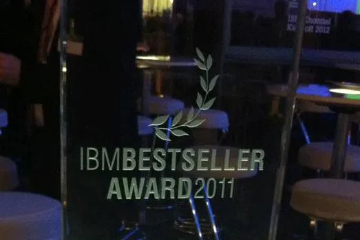 Erneute Auszeichnung mit dem „IBM Bestseller Award“ – IBM kürt dualutions zum besten Partner im Westen Bild: Erneute Auszeichnung mit dem „IBM Bestseller Award“ – IBM kürt dualutions zum besten Partner im Westen