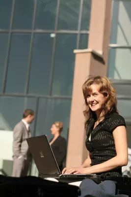 Erster Karriere-Tag der Hochschule Harz - Unternehmen im Dialog mit den Führungskräften von morgen Bild: Erster Karriere-Tag der Hochschule Harz - Unternehmen im Dialog mit den Führungskräften von morgen