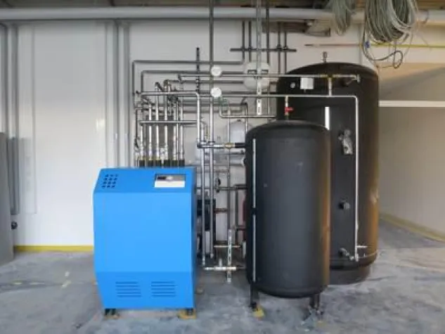 Bild: Erstes monovalent arbeitendes Solar-Kühlsystem im neuen Nieper-Bau der HTWK Leipzig