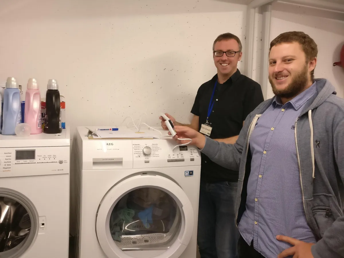 Forscherteam des ENERGISE-Projekt. Hier bei der Auswertung der Daten in privaten Haushalten.