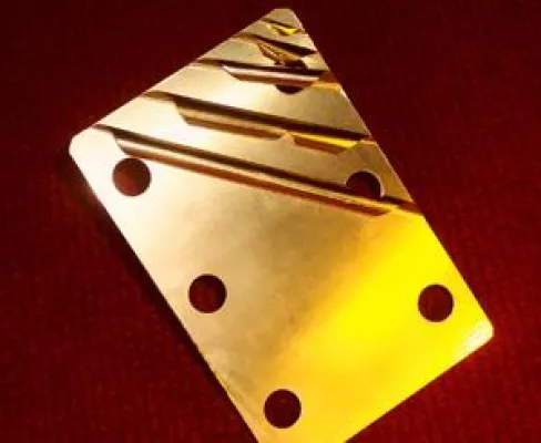 Bild: Schälbare Präzisionsteile für Baugruppenmontage