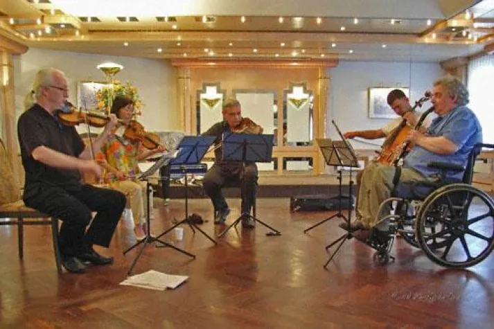 Bild: Klarinettenfamilie mit Saxophon