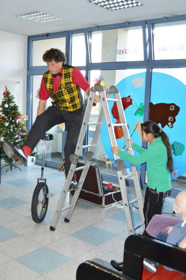 Clown tiftof begeistert Groß und Klein