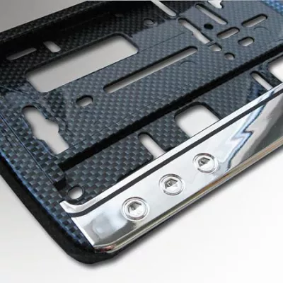 Bild: Kennzeichenrahmen, die individuell gestaltet werden können