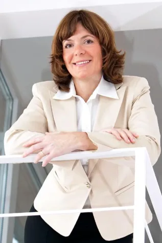 Bild: Personalcoach Heike Jordan hilft im Coaching-Gespräch die eigenen Stärken zu fördern sowie Lösungen zu finden