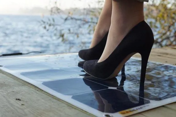 Neuheit: Flexible und begehbare Solarmodule von SUNBEAMsystem aus Schweden Bild: Neuheit: Flexible und begehbare Solarmodule von SUNBEAMsystem aus Schweden