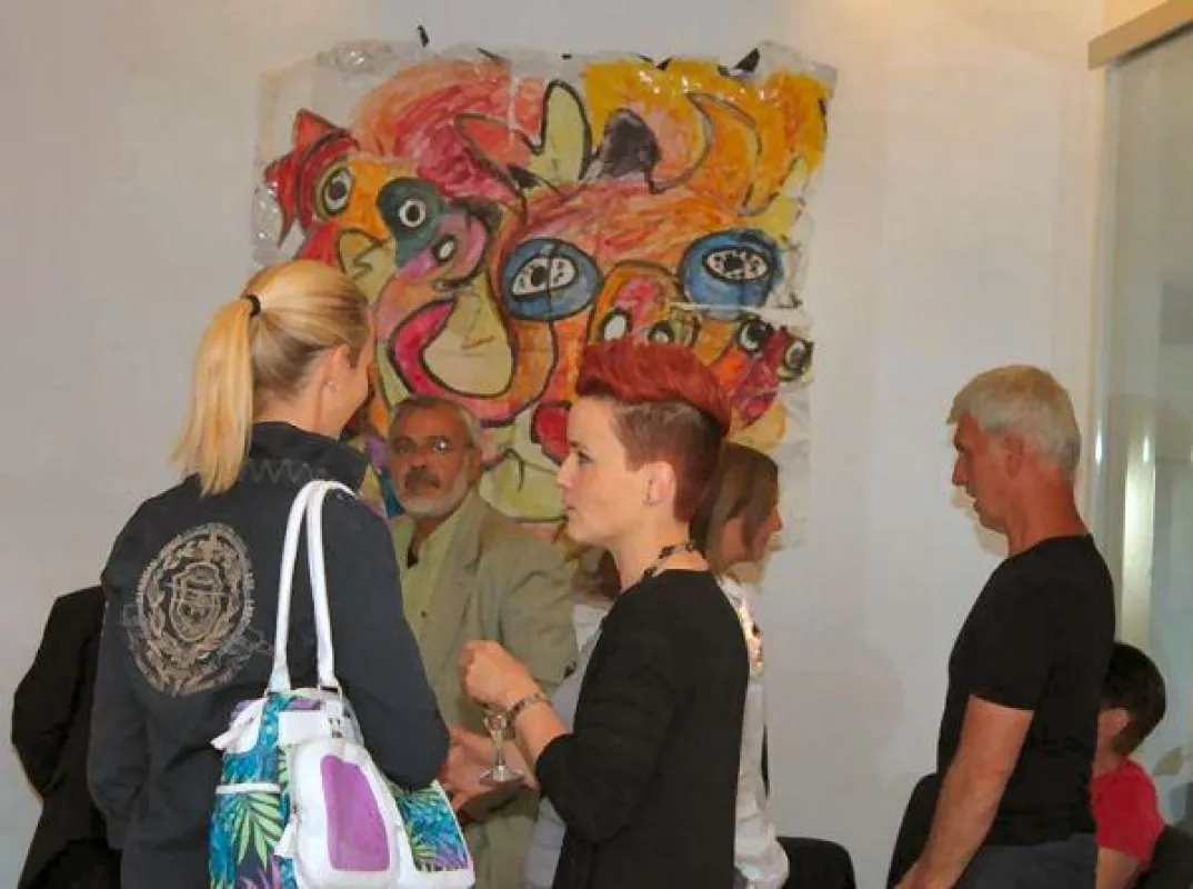 Buntes Treiben auf der Vernissage.