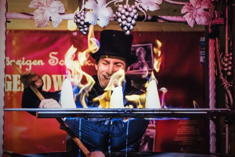 Bild: Mit Feuerzangenbowle und Heinrich Zille: Am 17. November öffnet das 4. Winter-Film-Fest im Nikolaiviertel