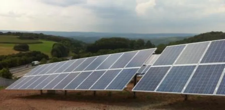 Bild: Stiftungen realisieren PV- und Windenergieanlagen – Stiftungskonzept für Kommunen im Jahr 2012 auf Erfolgskurs