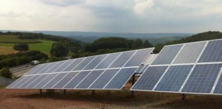 Bild: Stiftungen realisieren PV- und Windenergieanlagen – Stiftungskonzept für Kommunen im Jahr 2012 auf Erfolgskurs