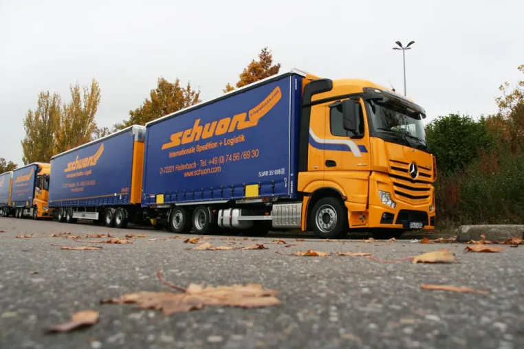 Alfred Schuon setzt auf Lang-Lkw bei Automotive-Transporten Bild: Alfred Schuon setzt auf Lang-Lkw bei Automotive-Transporten