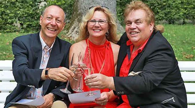 Bild: REUTHER-ENTERTAINMENTS nimmt Schlagerkünstler Duo GoldStars unter Vertrag: Auf Erfolgskurs mit Duo GoldStars