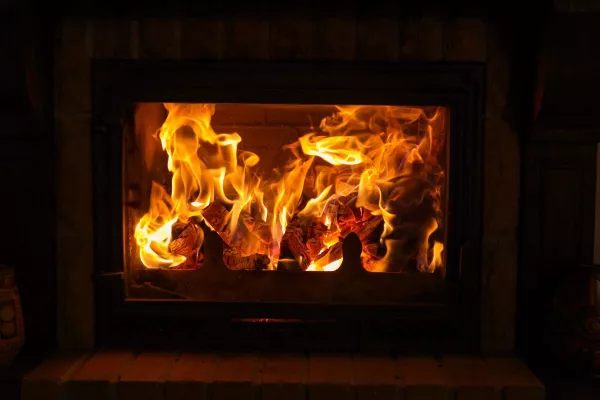 Wer einen Kaminofen / Holzofen noch im Jahr 2022 installieren möchte, der sollte nicht lange überlegen Bild: Wer einen Kaminofen / Holzofen noch im Jahr 2022 installieren möchte, der sollte nicht lange überlegen