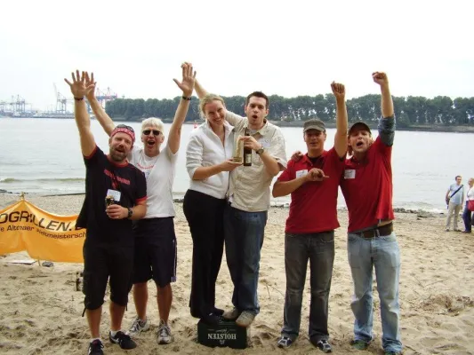 Bild: Der Mann am Grill hat ausgedient - Erste Weltmeisterin in der Geschichte des Speedgrillen gekürt