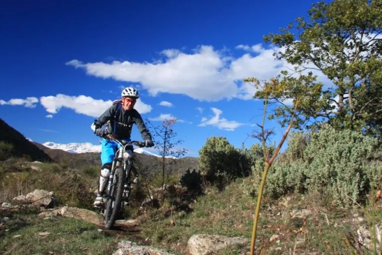 „TrailCamps“: Neues Konzept des Bikeveranstalters TrailXperience kombiniert Fahrtechnik und Transalp-Feeling Bild: „TrailCamps“: Neues Konzept des Bikeveranstalters TrailXperience kombiniert Fahrtechnik und Transalp-Feeling