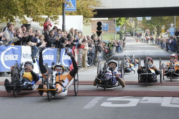 Bild: Vico Merklein vom Team Sopur siegt beim Heidelberger Rollstuhlmarathon