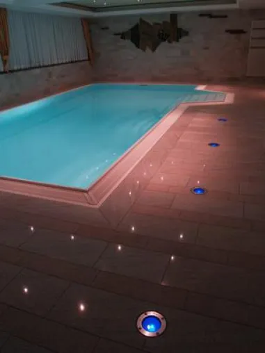 Poolfolie / Poolinnenhülle und Pool Abdeckung zum Sparen Bild: Poolfolie / Poolinnenhülle und Pool Abdeckung zum Sparen