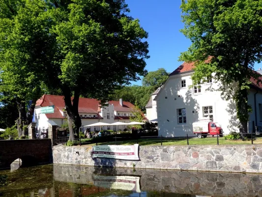 Den September genießen auf Wasserschloss Mellenthin Bild: Den September genießen auf Wasserschloss Mellenthin