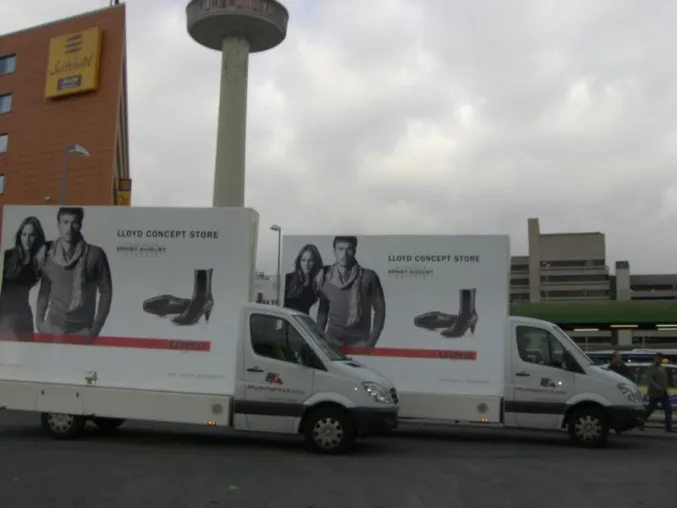 Mobile Plakate erneut für LLOYD – Schuhe in Hannover im Werbeeinsatz. Bild: Mobile Plakate erneut für LLOYD – Schuhe in Hannover im Werbeeinsatz.