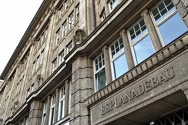 Bild: NEU - Kooperation des Euro Business College mit der Hamburg Tourismus GmbH auf der ITB 2009