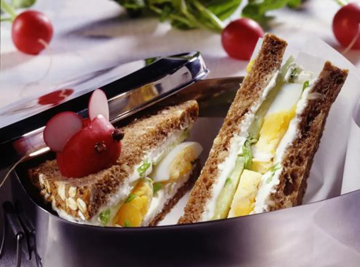 BU: Mit einem gesunden Schulfrühstück werden verbrauchte Reserven wieder aufgetankt. Bildquelle:LVBM