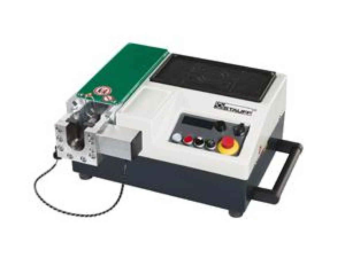 Die neue Montagemaschine erlaubt die Verarbeitung von Rohren mit komplexen Geometrien