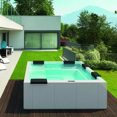 Bild: Massage wie von Geisterhand: Treesse Designer-Whirlpools bei Spadeluxe