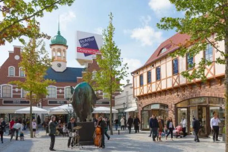 Bild: McArthurGlen Designer Outlet Neumünster erste Bilanz: Über 1 Millionen Besucher seit September 2012