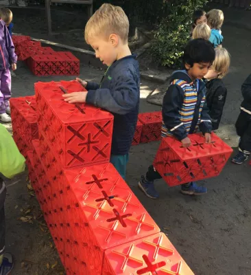 Bild: So geht draußen spielen - ein neues Spielkonzept für Kitas