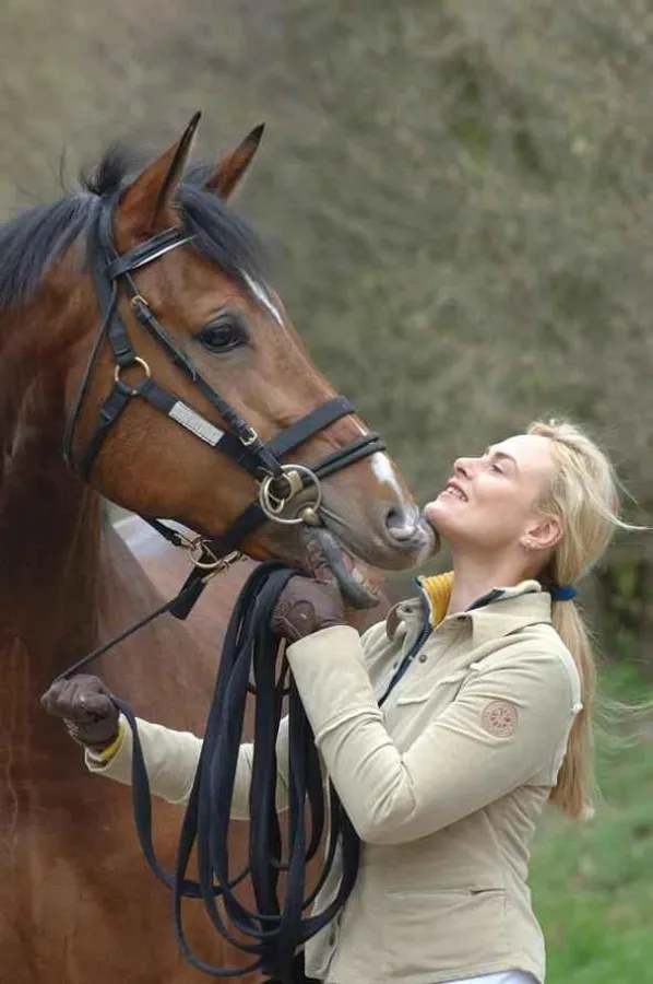 Linda Weritz, Hippologischen Akademie