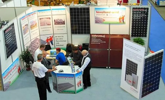 Bild: Die Havelland-Wind GmbH mit Photovoltaik- Know how auf der Messe SloarEnergy 2008 in Berlin