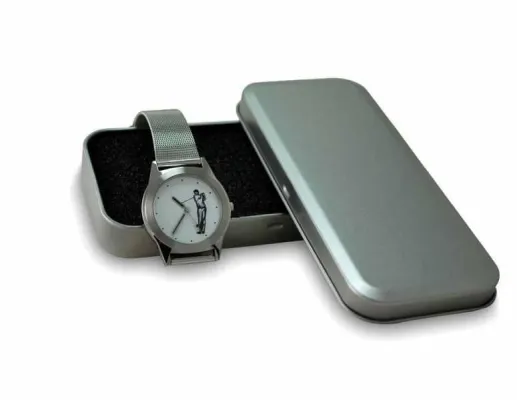 Der Onlineshop Golftempel.de bietet folgende Produktneuheit - Golfuhr mit Edelstahl-Armband Bild: Der Onlineshop Golftempel.de bietet folgende Produktneuheit - Golfuhr mit Edelstahl-Armband
