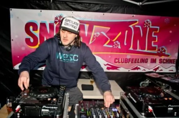 SnowZone 2012 – Clubfeeling im Schnee Bild: SnowZone 2012 – Clubfeeling im Schnee