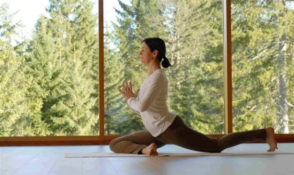 Yoga-Lehrerin Claudia Müller-Ostenried
