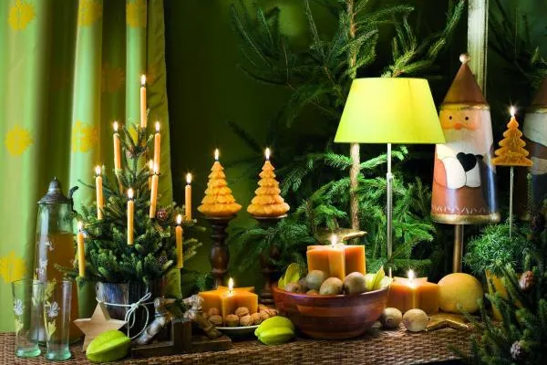 Liebenswerte Dekorationen mit Kerzen zum Nikolaus-Tag am 6. Dezember Bild: Liebenswerte Dekorationen mit Kerzen zum Nikolaus-Tag am 6. Dezember