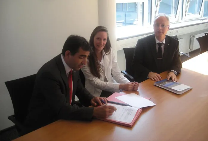 Bild: Akotherm und FH Koblenz vereinbaren Kooperation