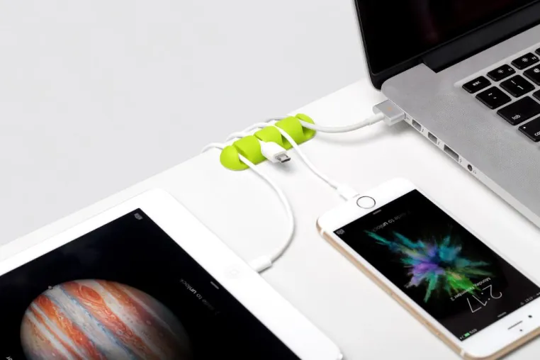 Bild: Lose Kabel einfach in die Schranken weisen