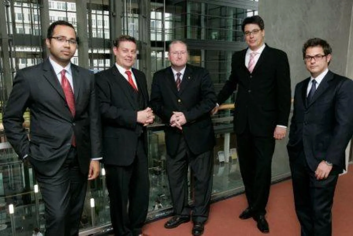 Der Geschäftsführer Jürgen Hirschberg mit seinem engsten Beraterteam v.l.n.r.: Ali Toure, Markus Schäfer, Jürgen Hirschberg, Heiko Schmidt, Antonio Russo