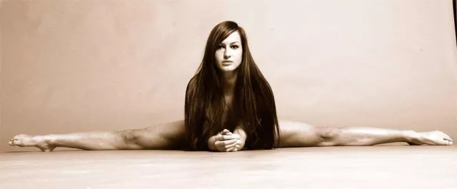 Jenny Adler – eine Sängerin und Artistin, die entzückt und verführt Bild: Jenny Adler – eine Sängerin und Artistin, die entzückt und verführt