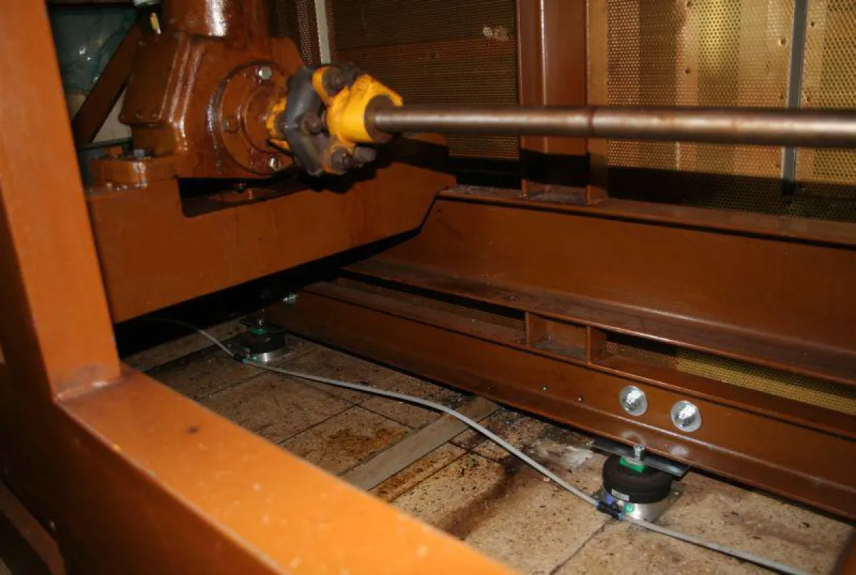 Bild 3 = ACE-Libeert-Schokoladenfabrik-03.jpg = 29 x 19,5 cm bei 300 dpi Auflösung  14 Luftfederelem