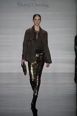 Fest für die Sinne - Modeopfer110.de über die Herbst/Winter 09 Modekollektion von Designer Marcel Ostertag Bild: Fest für die Sinne - Modeopfer110.de über die Herbst/Winter 09 Modekollektion von Designer Marcel Ostertag