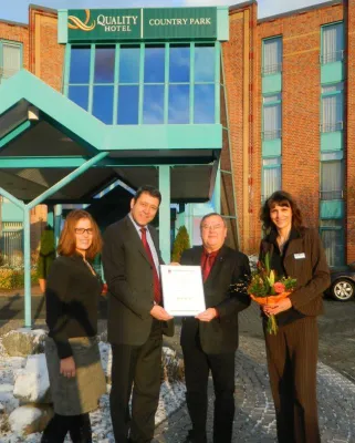 Bild: Das Quality Hotel Country Park in Brehna erhält zum 6. Mal die 4-Sterne Hotelklassifizierung