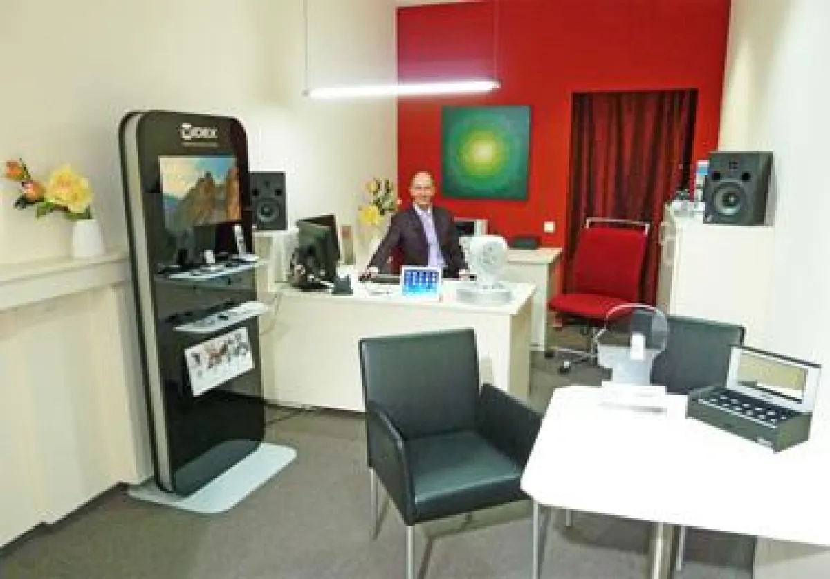 Lennard Lemke im neuen Beratungsstudio