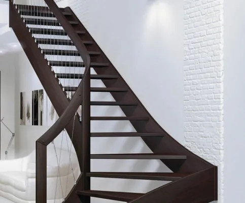 Bild: Massivholztreppe überzeugt durch Schlichtheit und Originalität