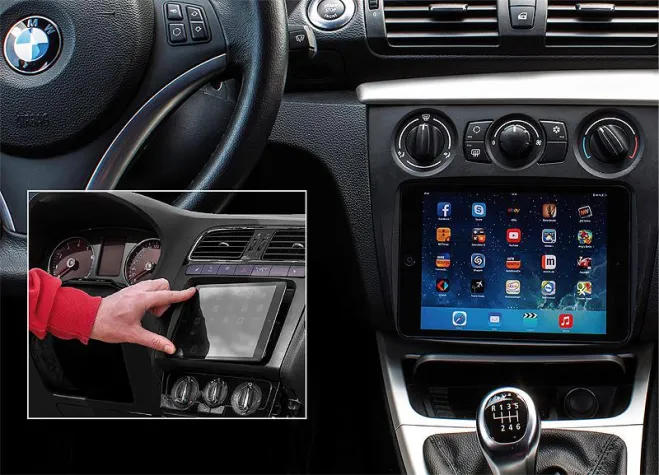Bild: iPad Mini im Armaturenbrett