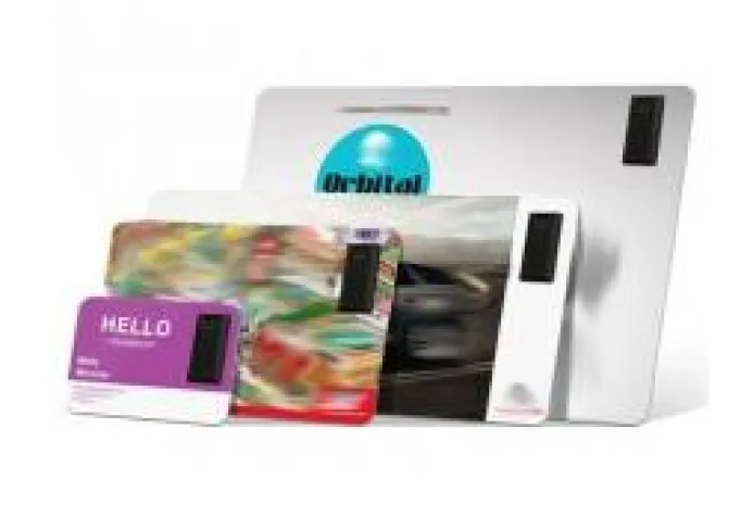 Bild: Papierkarten-Lösungen mit integrierten USB-Sticks