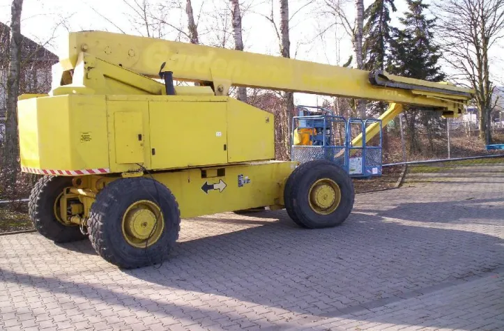 Bild: Versteigerung von diversen Arbeitsbühnen