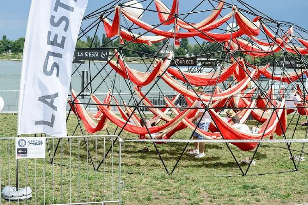 Weltrekord-Fieber in Mainz: Mit 269 Hängematten ins Buch der Rekorde! Foto: AkiraFotografie/LaSiesta