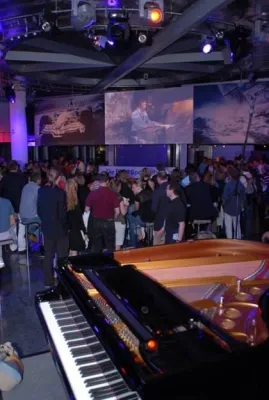 Bild: Die Lounge am Lenbachplatz - am Samstag, 22.11. im BMW Lenbachplatz in München